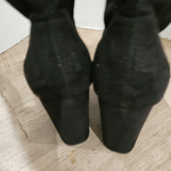 Candies Ankle Boots. Suede. Zippered. NWOT size 8 ( Bin13) - Picture 4 of 5